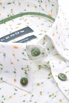 White modern fit shirt with green/yellow print in short sleeve 0141664-915-550-000