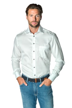 Wit modern fit strijkvrij overhemd met contrast boord 0142818-910-140-000